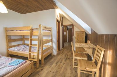  Penzion Semerink třílůžkový podkrovní pokoj společná koupelna