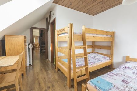 Penzion Semerink Jizerské hory Severák čtyřlůžkový podkrovní pokoj